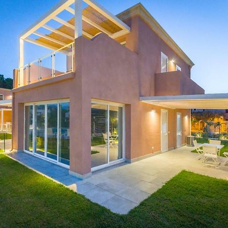 Residence Delfino, Portorosa Фурнари Экстерьер фото