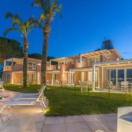 Residence Delfino, Portorosa Фурнари Экстерьер фото