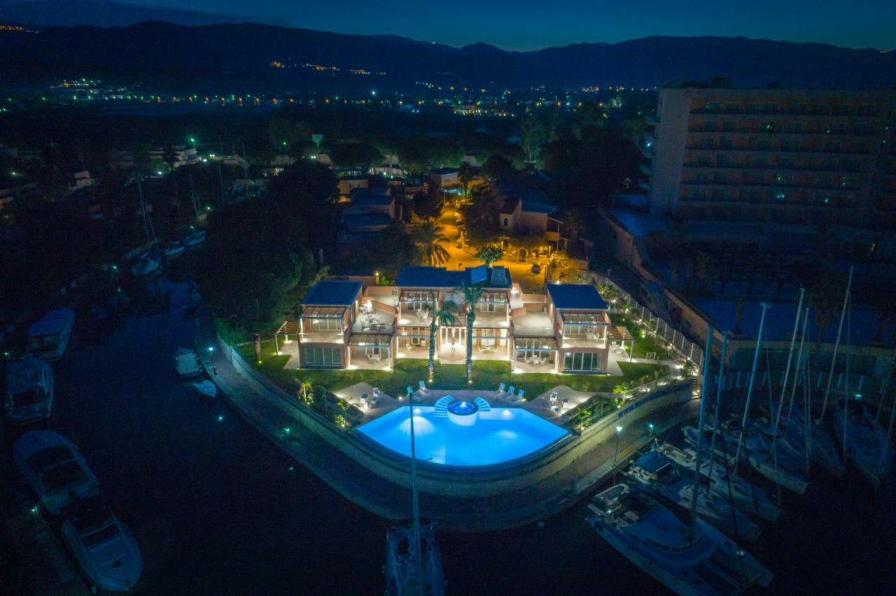 Residence Delfino, Portorosa Фурнари Экстерьер фото