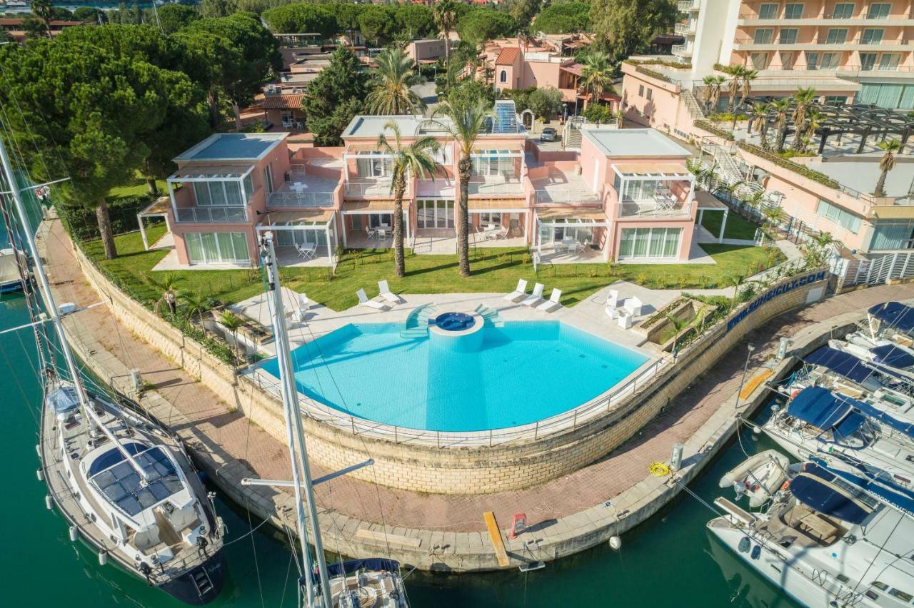 Residence Delfino, Portorosa Фурнари Экстерьер фото