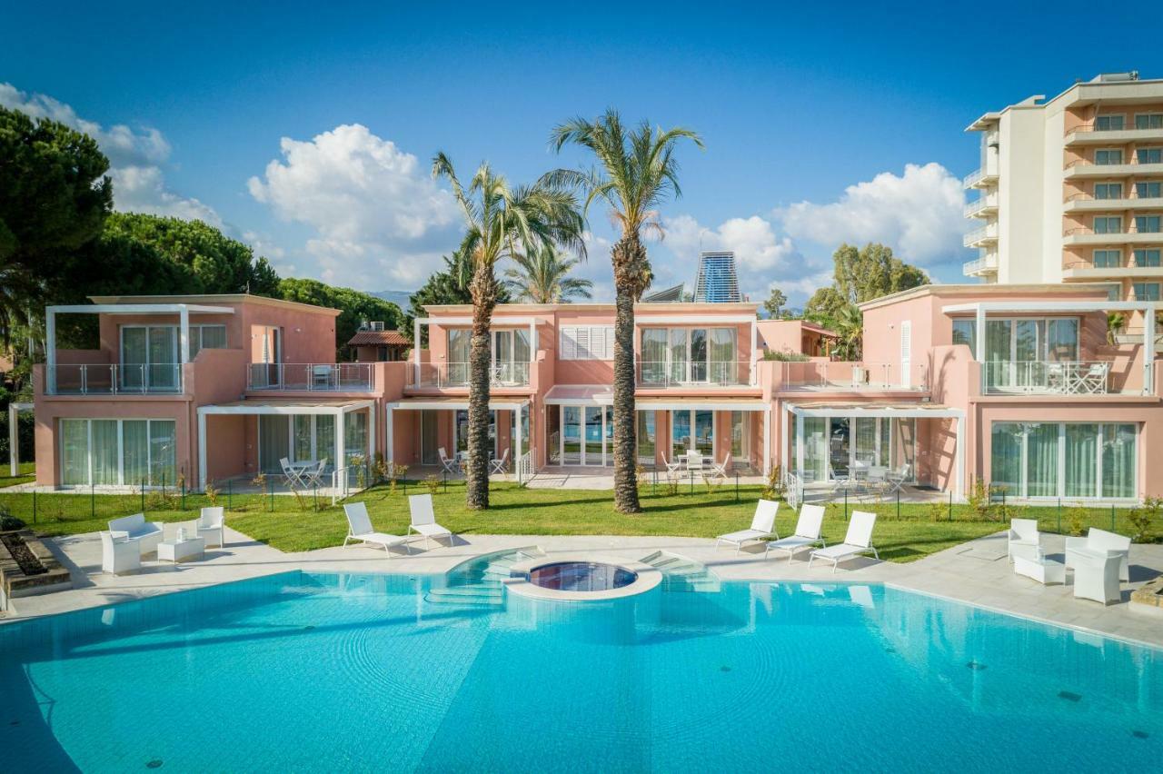 Residence Delfino, Portorosa Фурнари Экстерьер фото