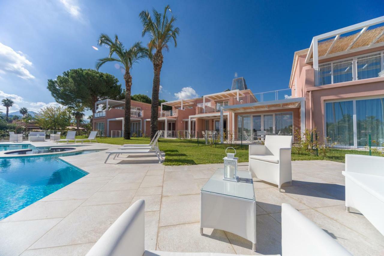 Residence Delfino, Portorosa Фурнари Экстерьер фото
