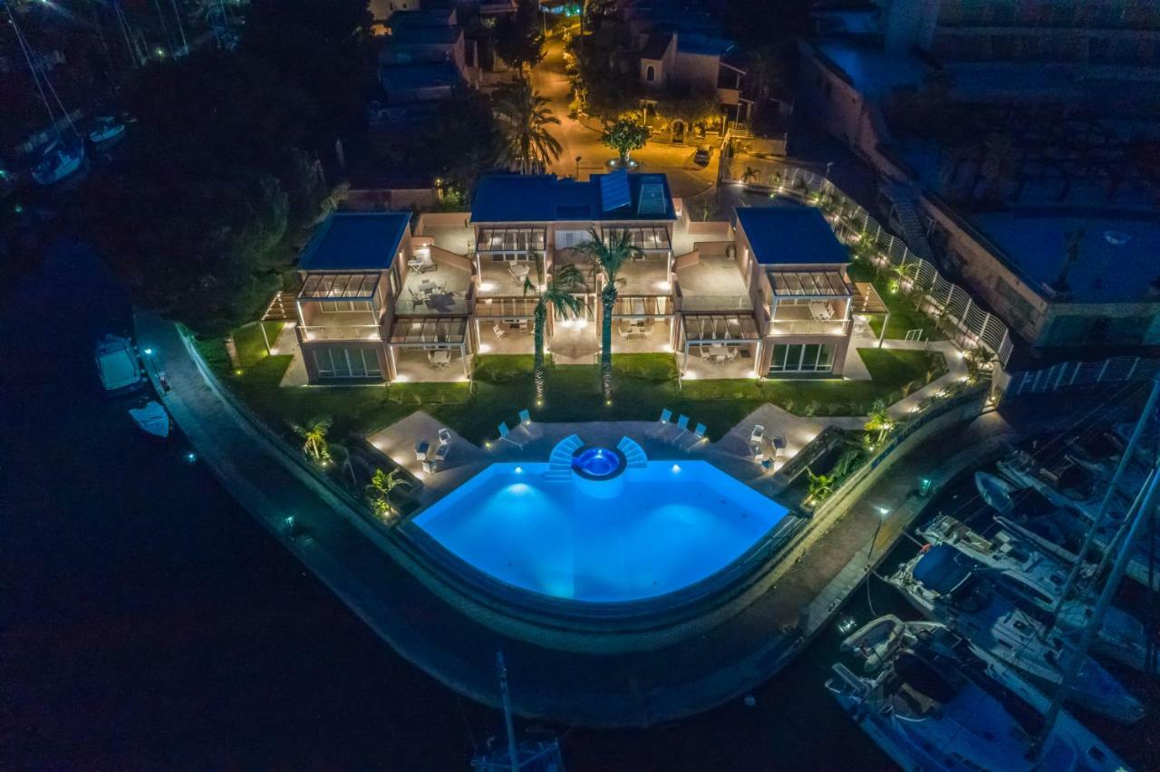 Residence Delfino, Portorosa Фурнари Экстерьер фото