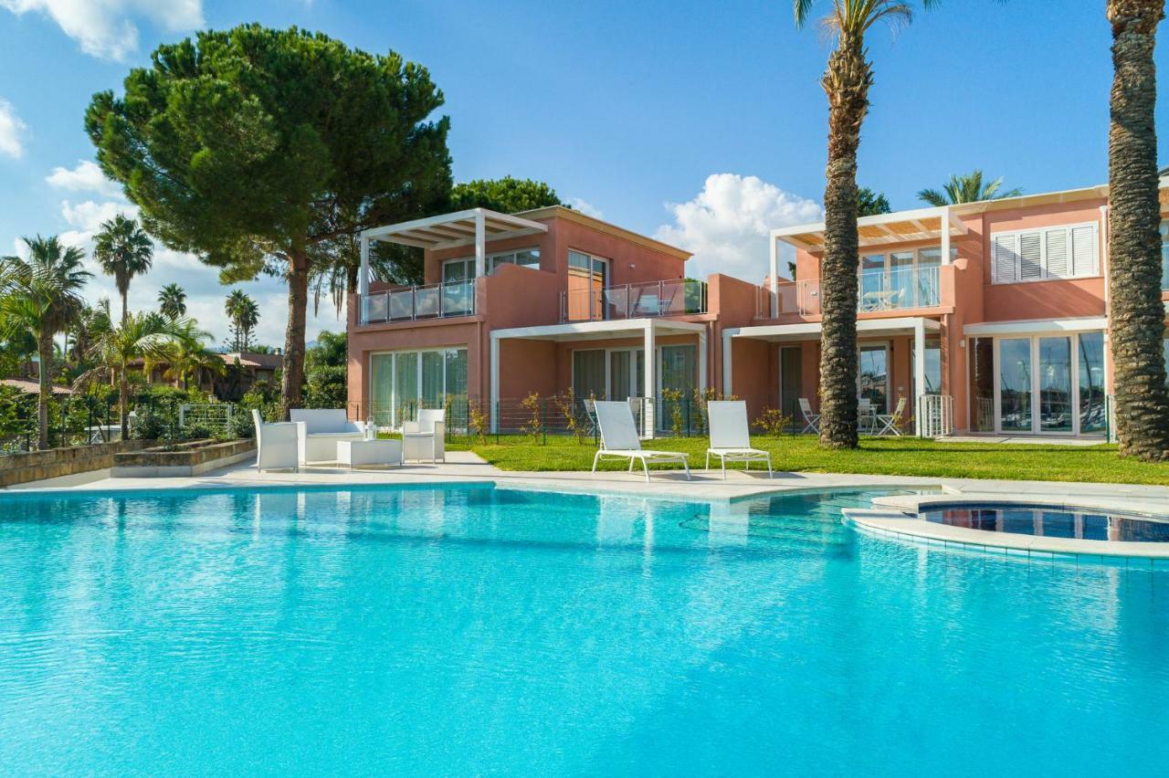 Residence Delfino, Portorosa Фурнари Экстерьер фото