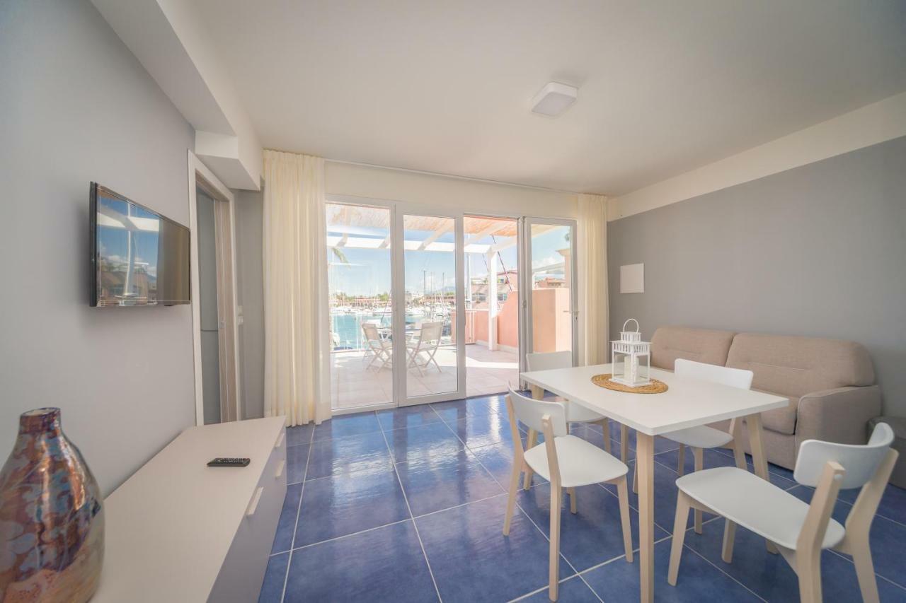 Residence Delfino, Portorosa Фурнари Экстерьер фото