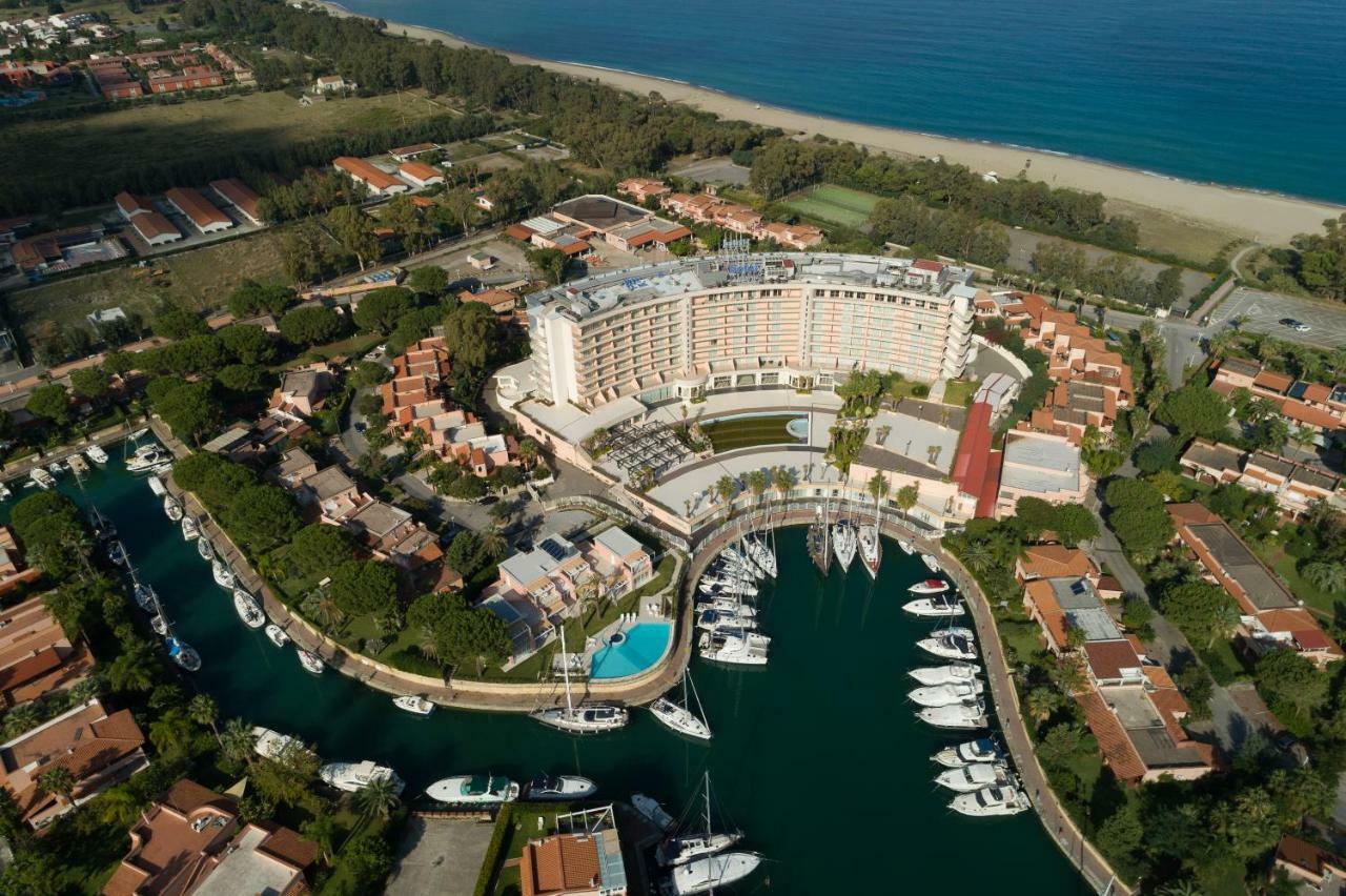 Residence Delfino, Portorosa Фурнари Экстерьер фото