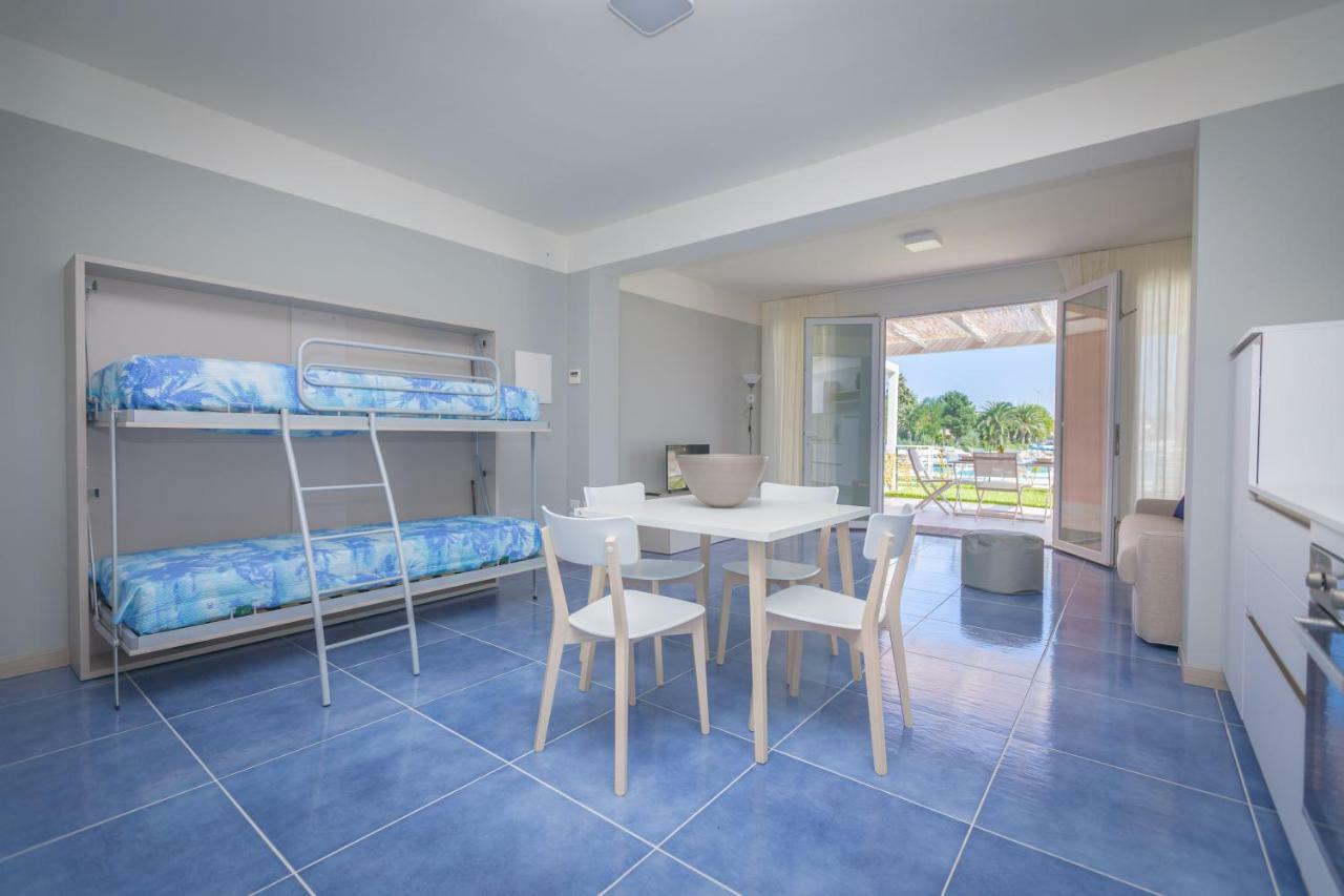 Residence Delfino, Portorosa Фурнари Экстерьер фото