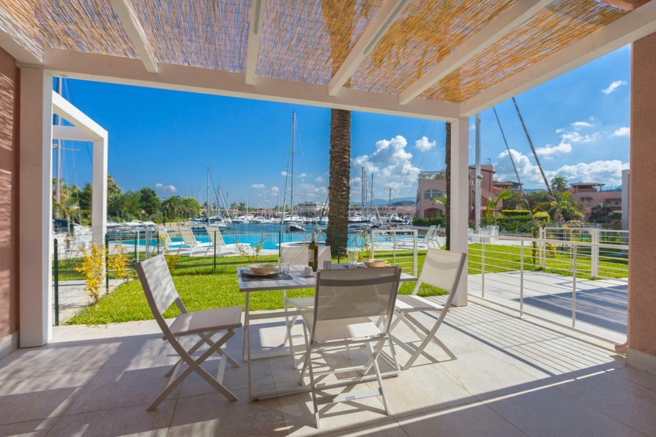 Residence Delfino, Portorosa Фурнари Экстерьер фото