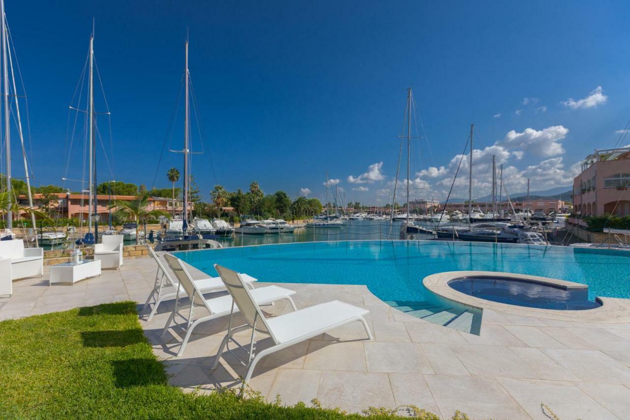 Residence Delfino, Portorosa Фурнари Экстерьер фото