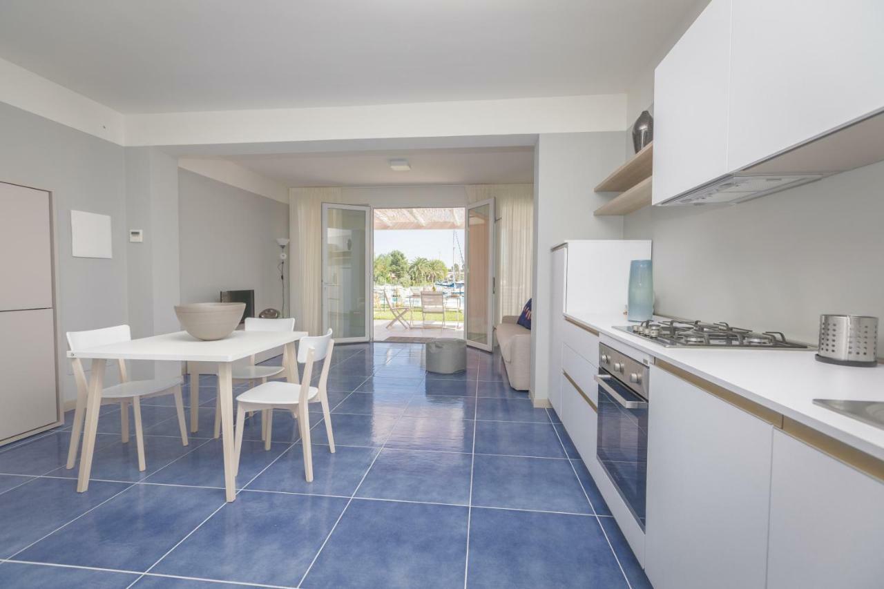Residence Delfino, Portorosa Фурнари Экстерьер фото