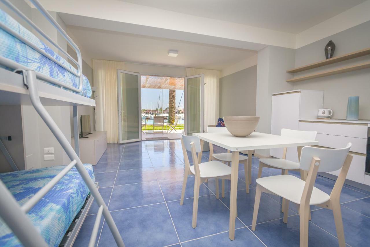 Residence Delfino, Portorosa Фурнари Экстерьер фото