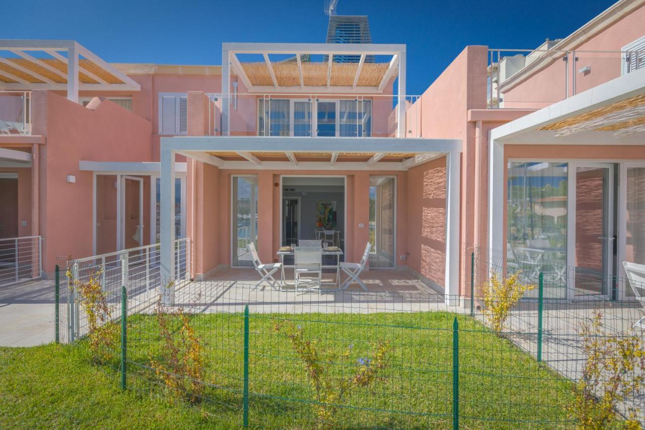 Residence Delfino, Portorosa Фурнари Экстерьер фото